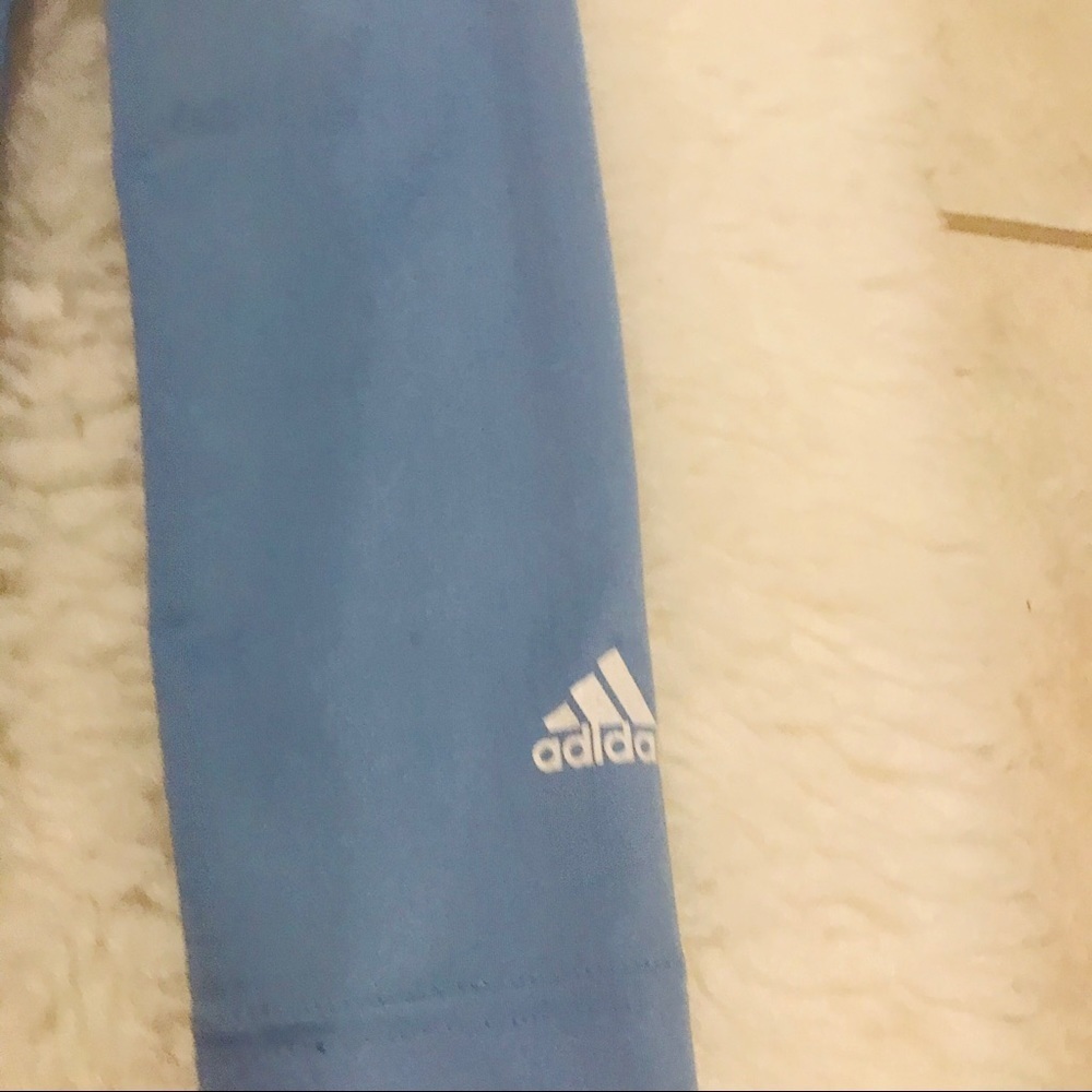 Adidas Women’s Training shirt size S-M - Picture 6 of 6
